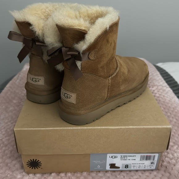 Ugg mini Bailey bow boots